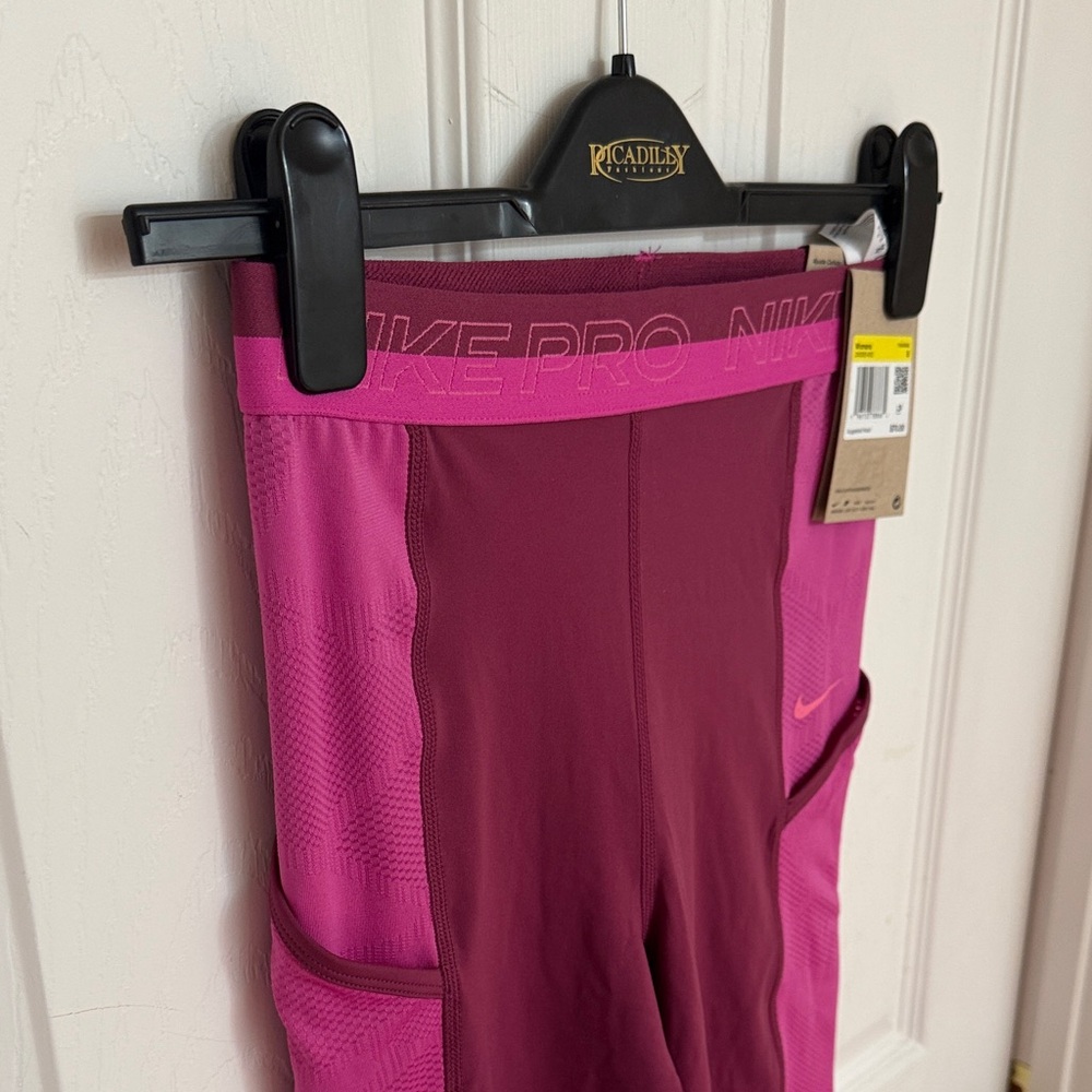 NWT Nike Pro 7/8 Leggings (S)